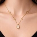 GOLD OVAL PENDENT NECKLACE FOR WOMEN